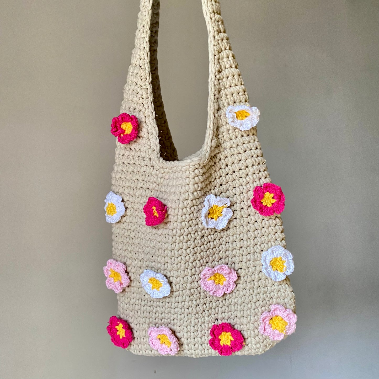 Tote-ally Daisy