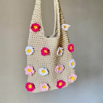 Tote-ally Daisy