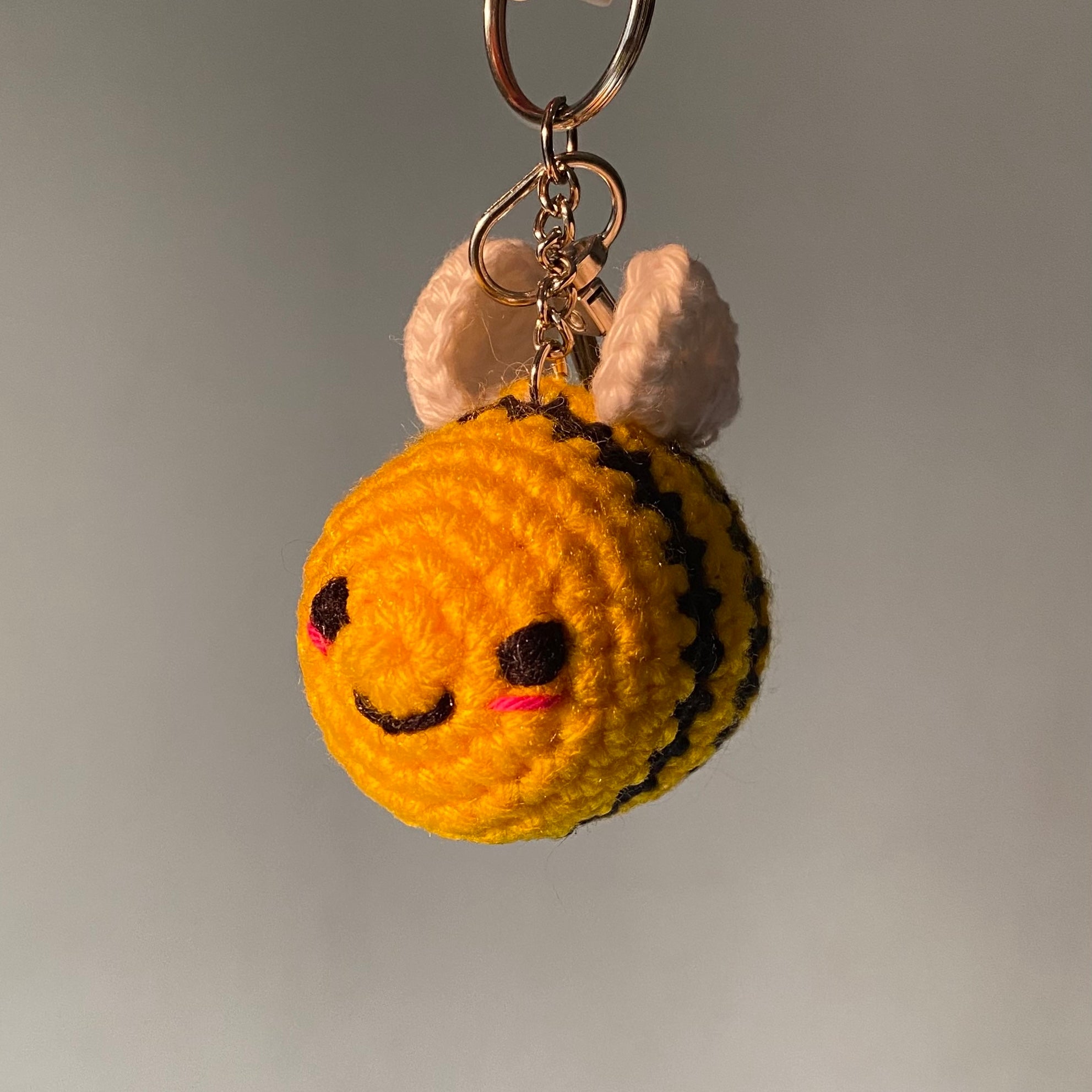 Spring Keychain Bee Honey bee | Crochet Keychain – darninglights